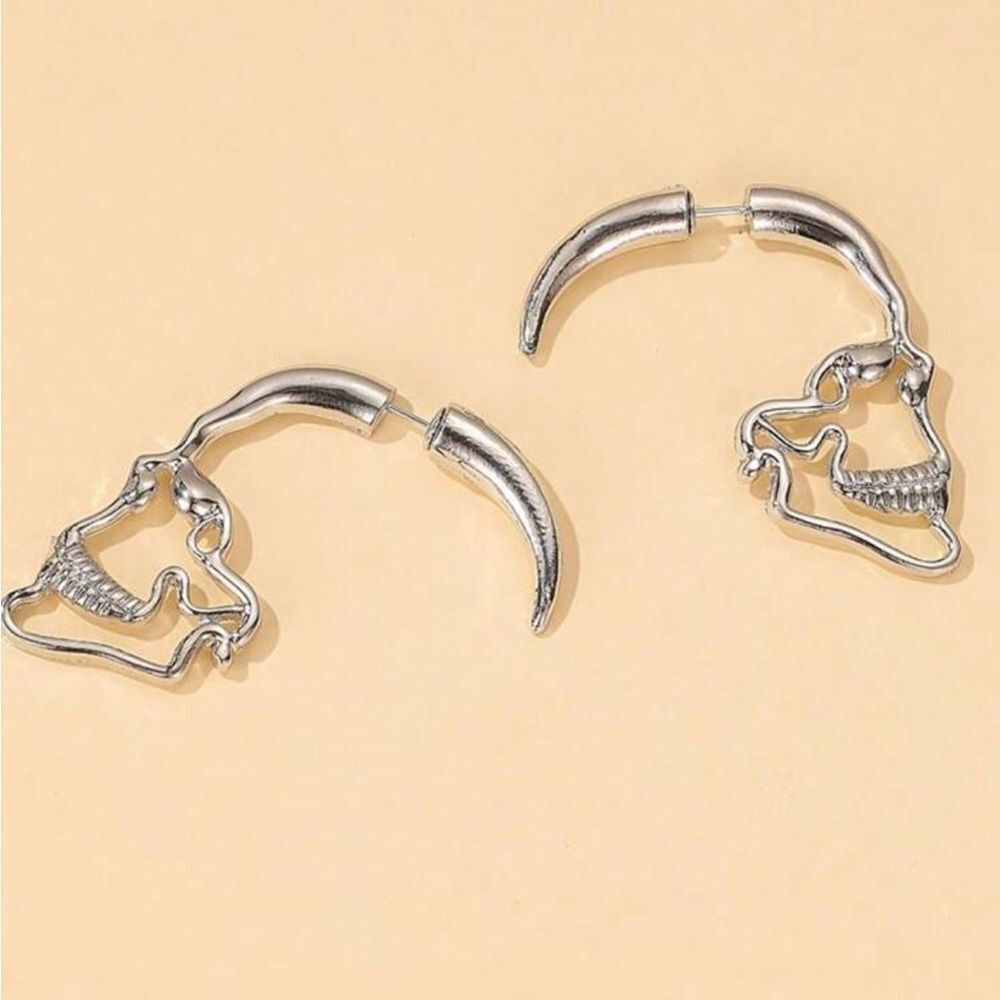 Sterling Silver Skull Earrings A1625 - Picture 2 of 3